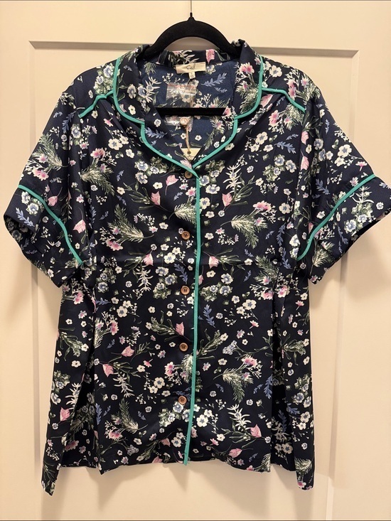 easel Other - 🆕 easel Floral wTeal Trim Silky Loungewear Button Down Top. L. NWT!🔥